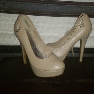 Bamboo tan heels